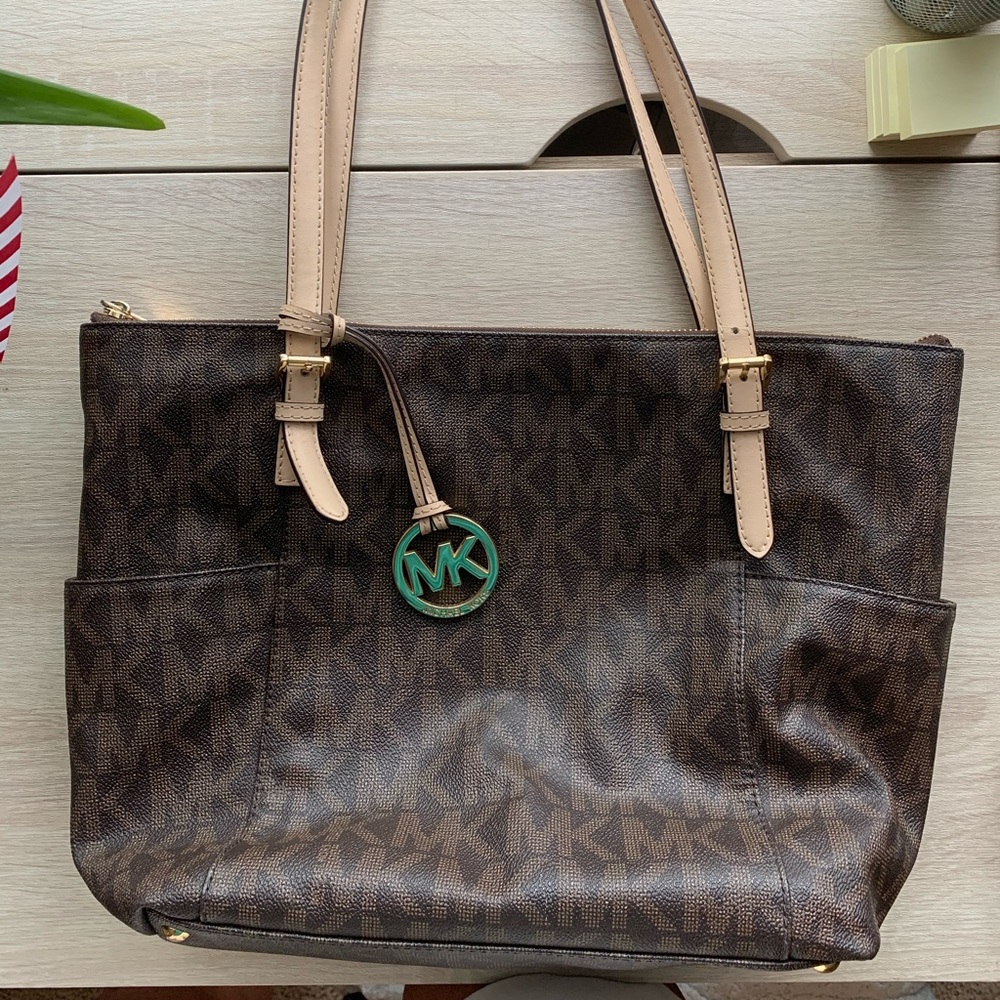 Michael Kors Zipping Tote